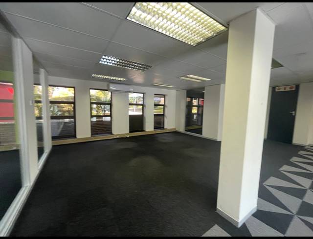 263M² OFFICE TO LET IN HURLINGHAM